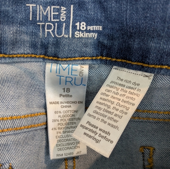 Light wash skinny jeans with raw hem, size 18 petite - Picture 3 of 9